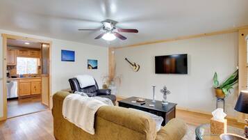 Apartment (2 Bedrooms) | Front of property