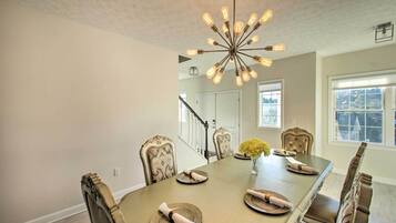 House (4 Bedrooms) | Interior