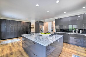 House (4 Bedrooms) | Interior - Deck + Lake Views: Grand Glenville Retreat (Glenville)