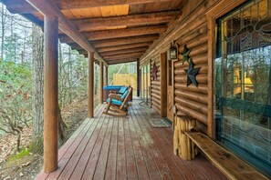 Interior - Gatlinburg Log Cabin w/ Hot Tub & Mountain Views! (Gatlinburg)