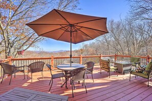 House (4 Bedrooms) | Interior - Mtn-view Cabin w/ Deck, 2 Mi to Beech Mtn Slopes! (Banner Elk)