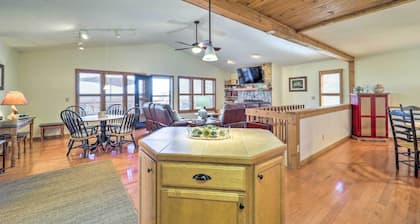 Mtn-view Cabin w/ Deck, 2 Mi to Beech Mtn Slopes!