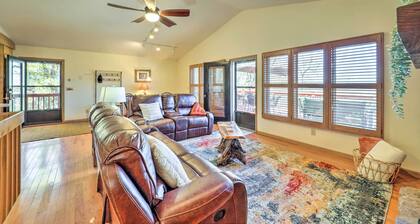 Near Beech Mountain: Crimson Cabin w/ Views