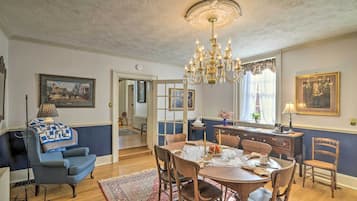 House (4 Bedrooms) | Interior