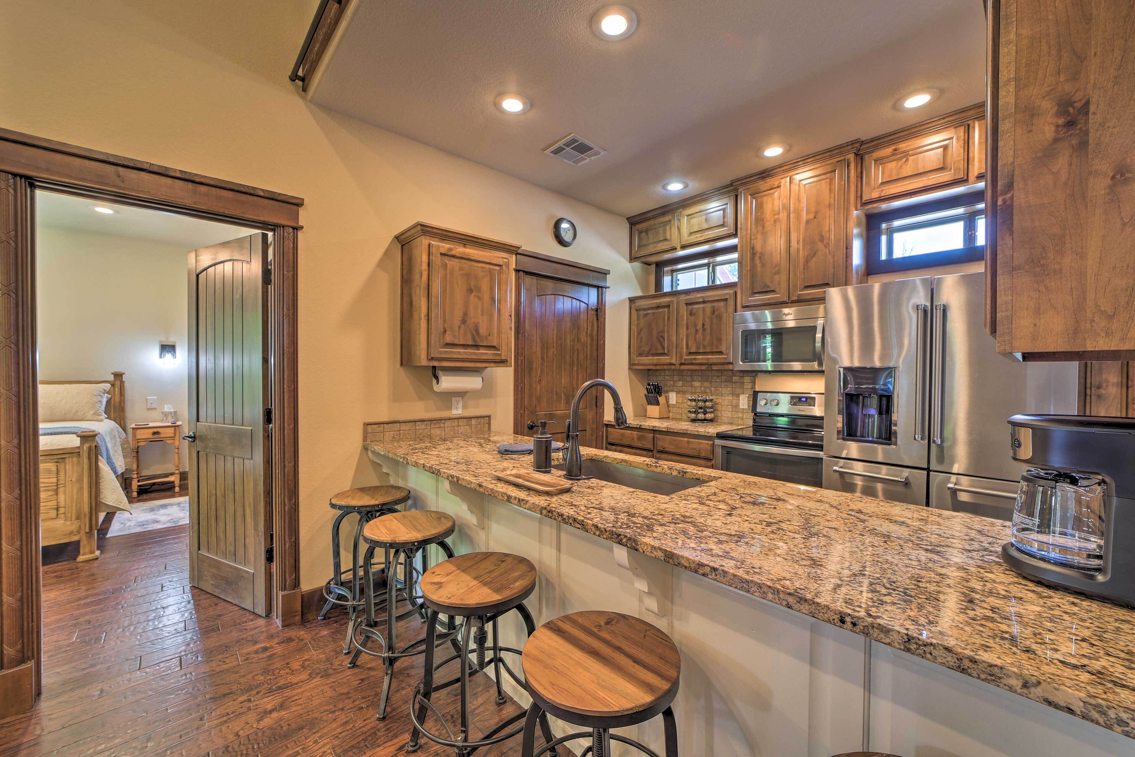 House (3 Bedrooms) | Private kitchen | Microwave, oven, stovetop, dishwasher