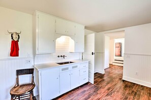 Cottage (3 Bedrooms) | Interior