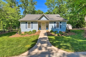 House (3 Bedrooms) | Interior - Lake Norman Retreat w/ Dock ~ 1 Mi to Marina! (Mooresville)