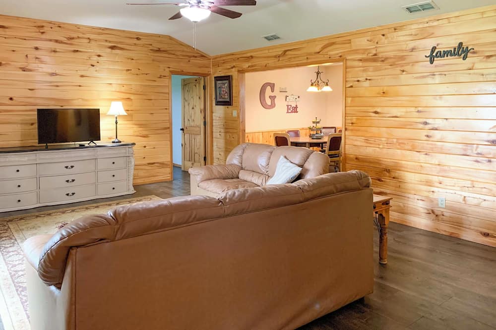 Emory Escape w/ Pond Access < 13 Mi to Lake! - Emory, VA