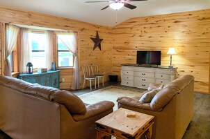 House (3 Bedrooms) | Front of property