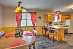 House (3 Bedrooms) | Interior - Emory Escape w/ Pond Access < 13 Mi to Lake! (Emory)