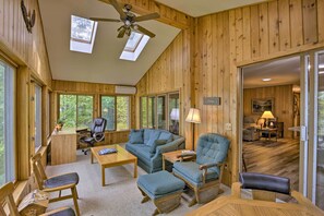 Interior - Lakefront New Auburn Apt w/ Sauna & Sun Porch (New Auburn)