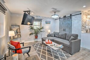 Interior - Sauna & Game Room: Lake House in Locust Grove! (Locust Grove)