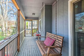 Interior - Sauna & Game Room: Lake House in Locust Grove! (Locust Grove)