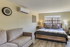 Interior - Classic Lake O' the Pines Retreat! Dock, Fire Pit (Jefferson)