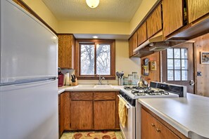 House (2 Bedrooms) | Interior