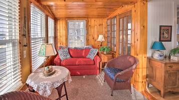 Cottage (2 Bedrooms) | Interior