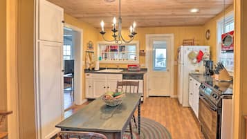 Cottage (2 Bedrooms) | Interior