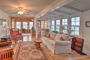 Cottage (2 Bedrooms) | Interior