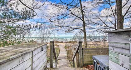 Lake Michigan Gem < Half-mi to Private Beach!