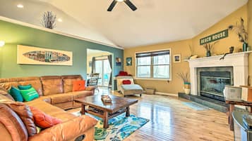 House (3 Bedrooms) | Front of property