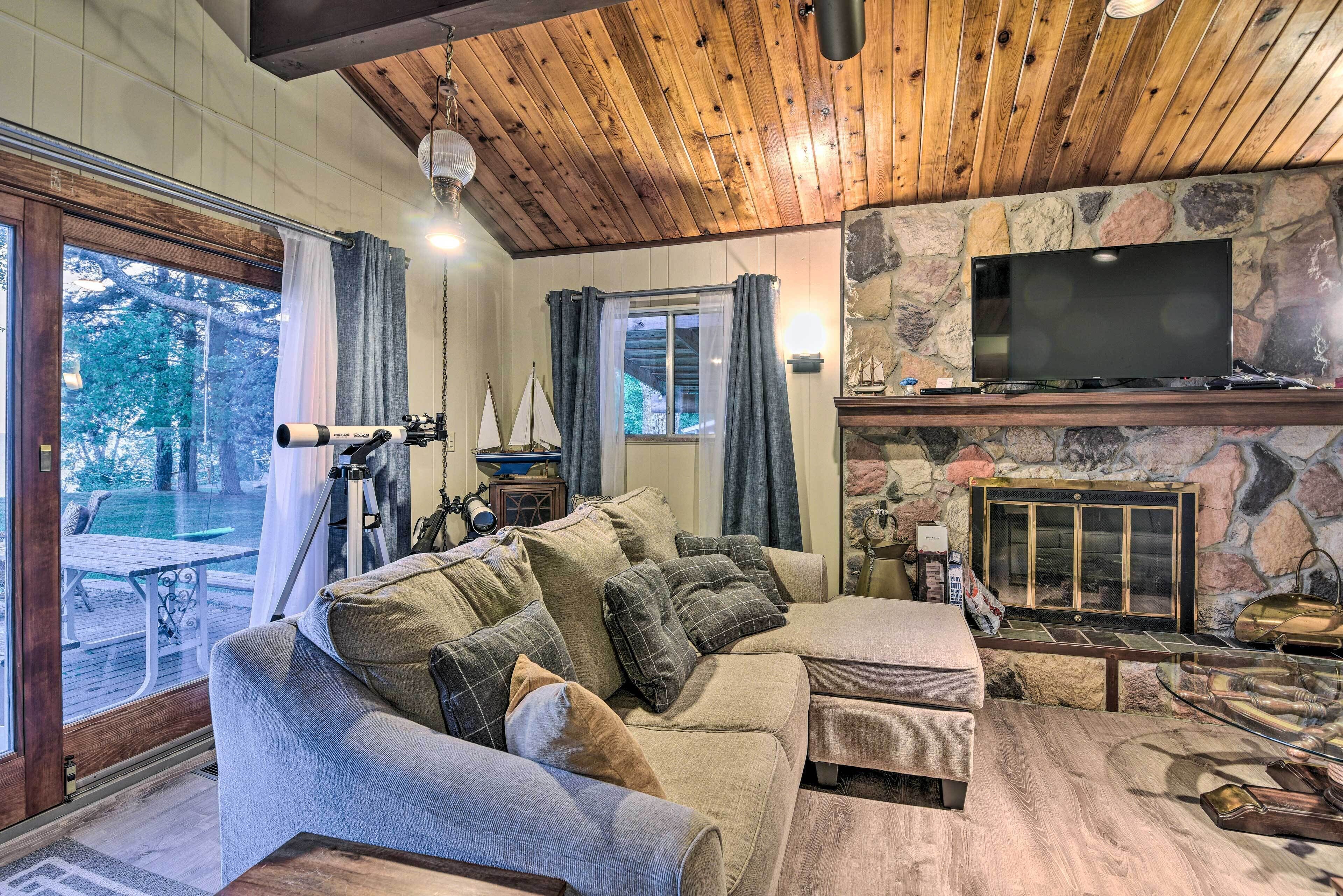 Lakefront Forestville Paradise w/ Private Beach!