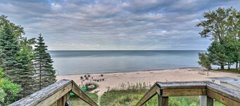 Lakefront Forestville Paradise w/ Private Beach!