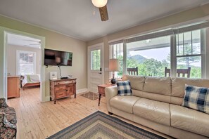 Cottage (2 Bedrooms) | Interior - Bryson City Retreat: Fire Pit + Mountain Views! (Bryson City)
