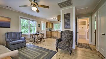 Cottage (2 Bedrooms) | Interior