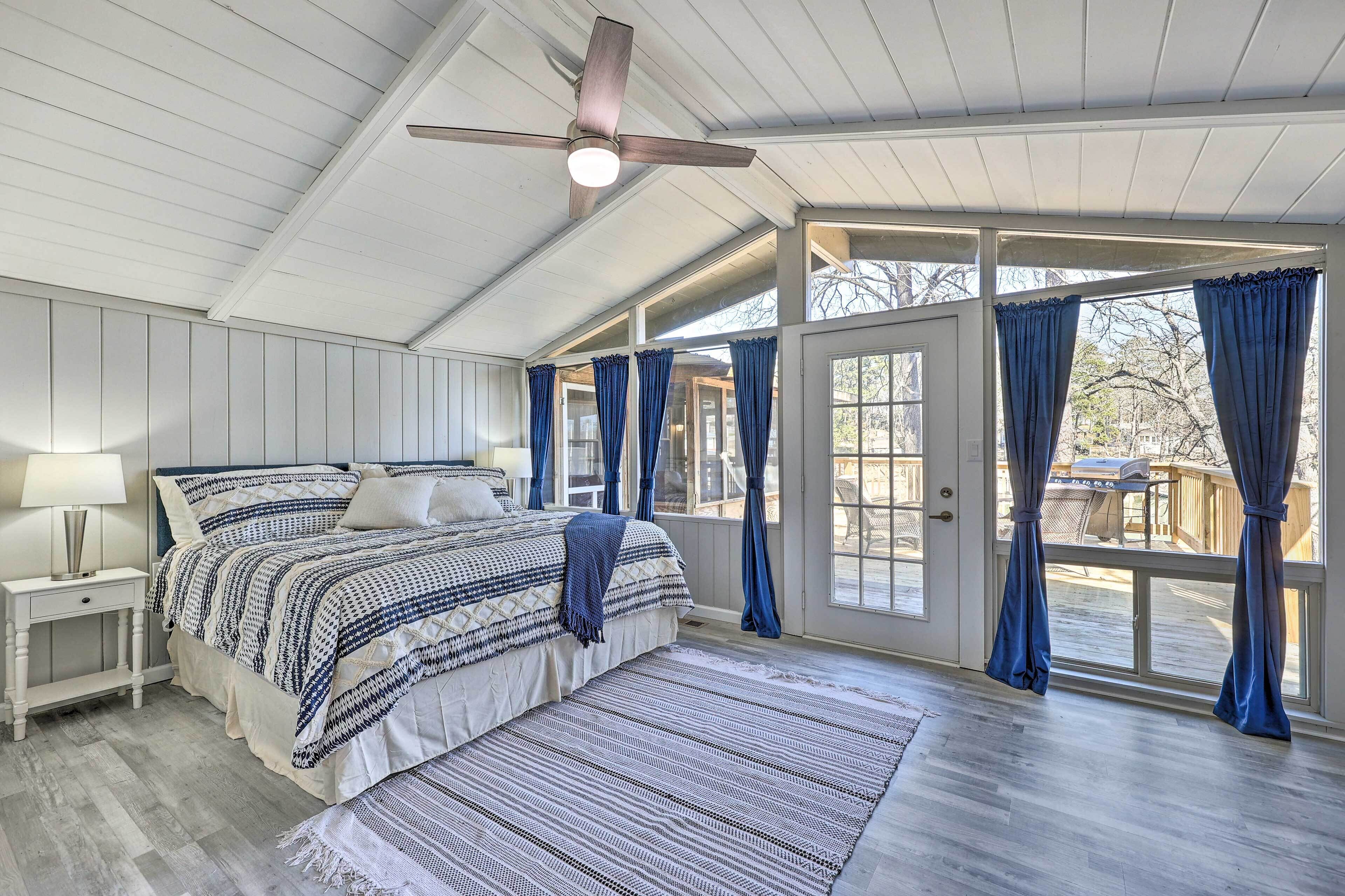 Lakefront Hot Springs Vacation Rental w/ Dock