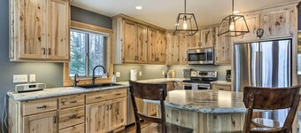 Lakefront Cottage in Iron River: 3 Mi to Skiing!