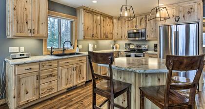 Lakefront Cottage in Iron River: 3 Mi to Skiing!