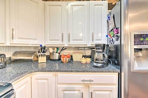 Cottage (3 Bedrooms) | Interior - Lakeside Kent Home w/ Pier + Boat Ramp Access (Kent)