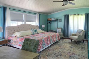 Interior - Lakeside Kent Home w/ Pier + Boat Ramp Access (Kent)