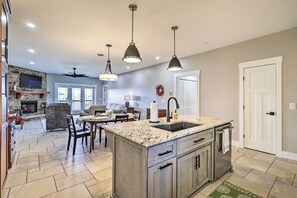 Apartment (2 Bedrooms) | Interior - Laurel Fork Condo on Olde Mill Golf Course! (Laurel Fork)