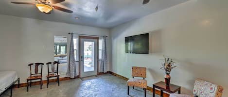 Apartment (0 Bedroom) | Interior