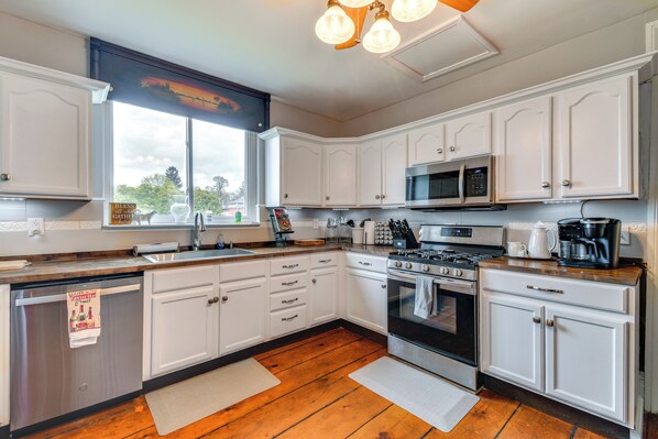 House (4 Bedrooms) | Interior