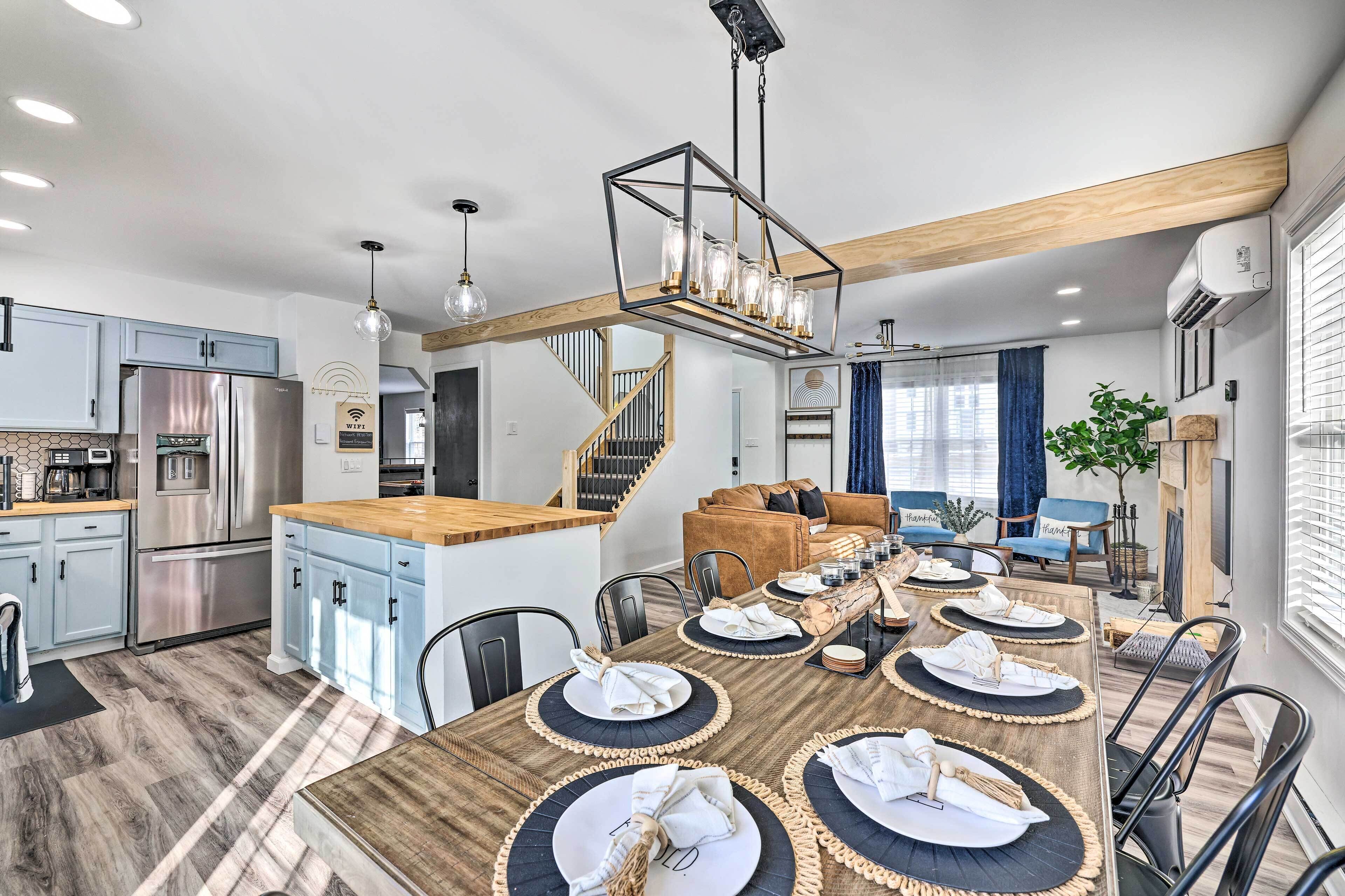 Mid-century Mod Poconos Retreat w/ Pool Table