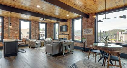 Luxurious Downtown Murphy Vacation Rental Loft!
