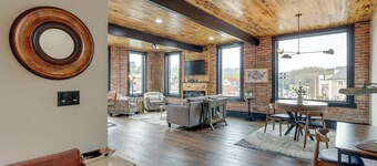 Luxurious Downtown Murphy Vacation Rental Loft!