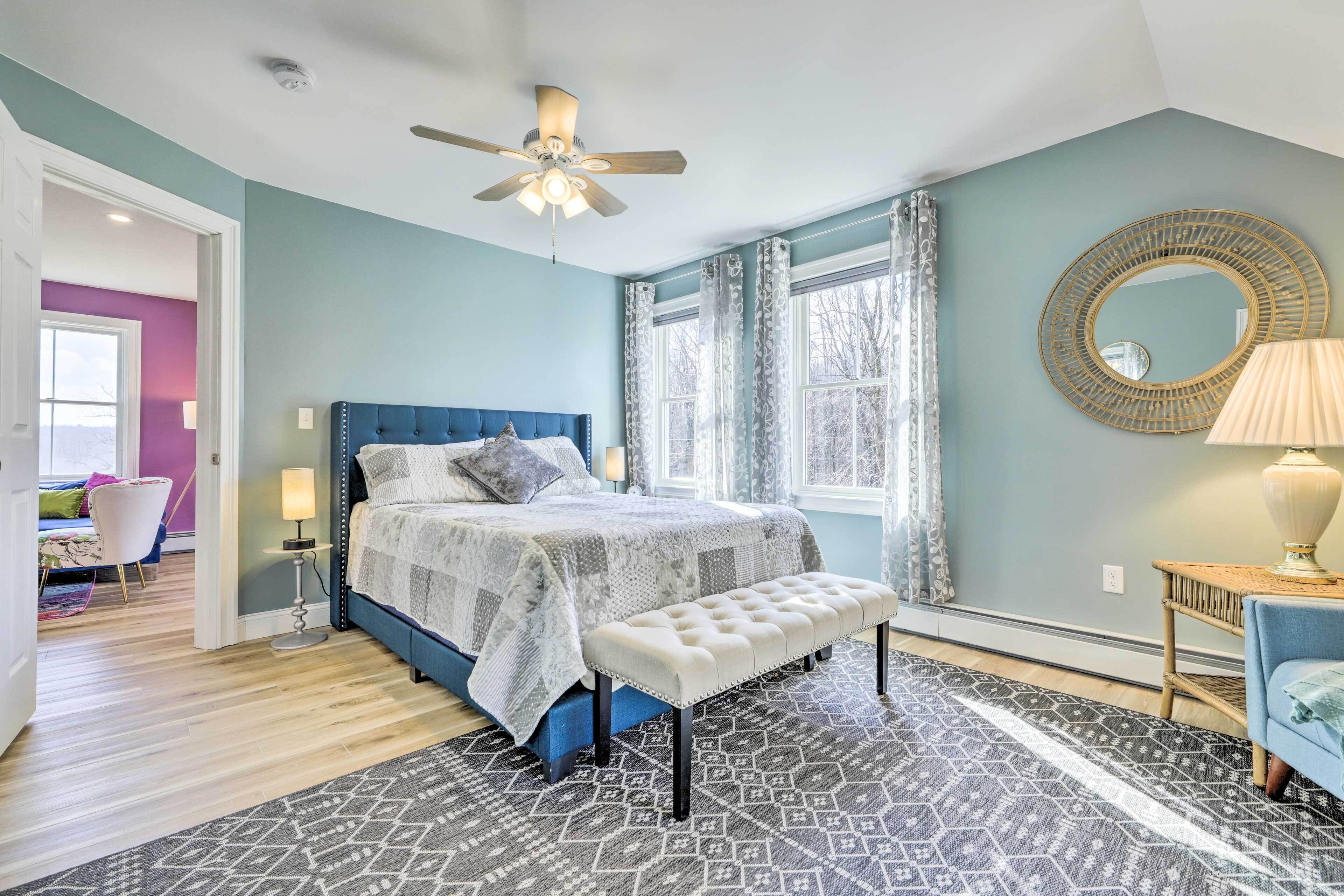 Lebanon Farmhouse: 29 Mi to Ocean Beach Park!