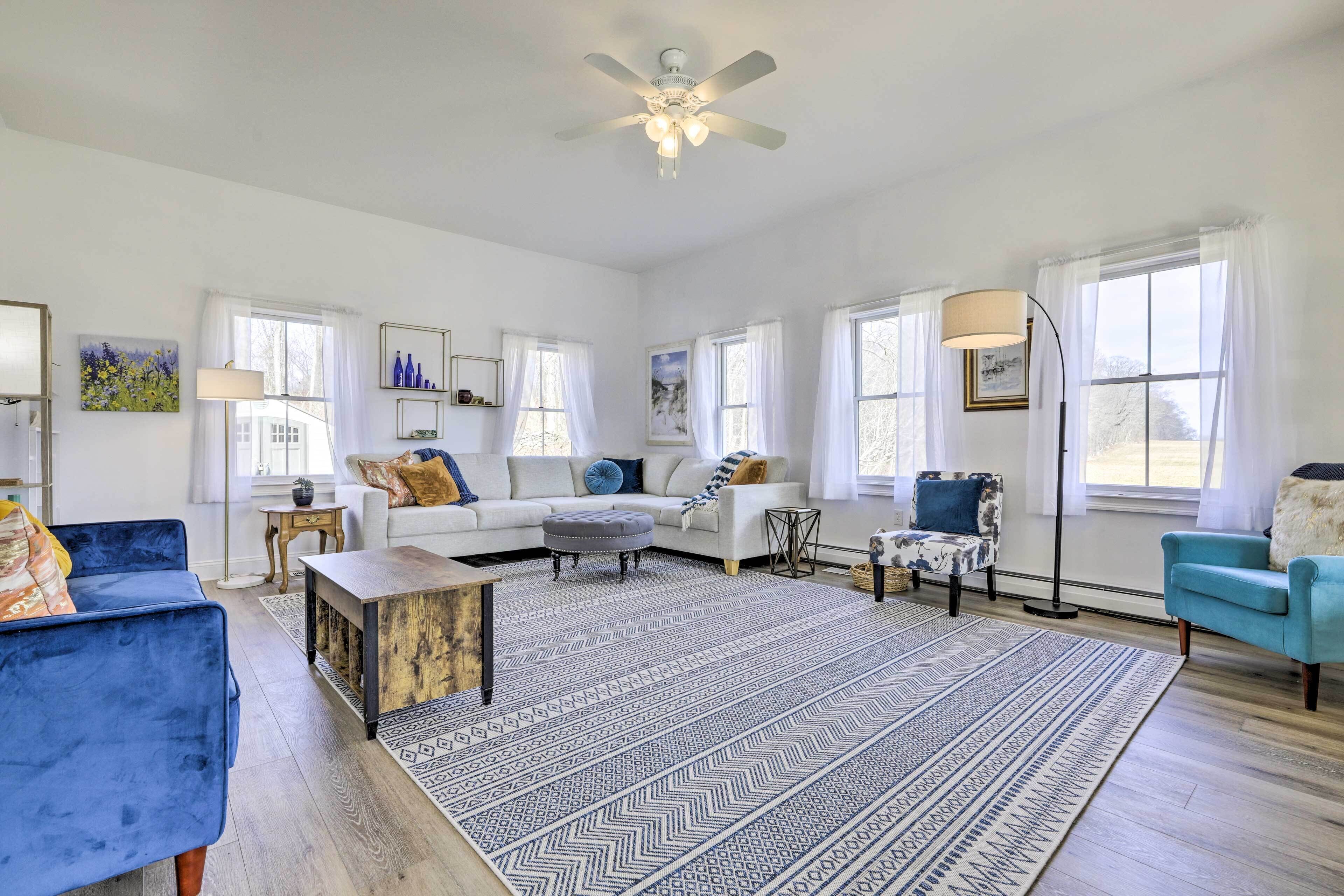 Lebanon Farmhouse: 29 Mi to Ocean Beach Park!