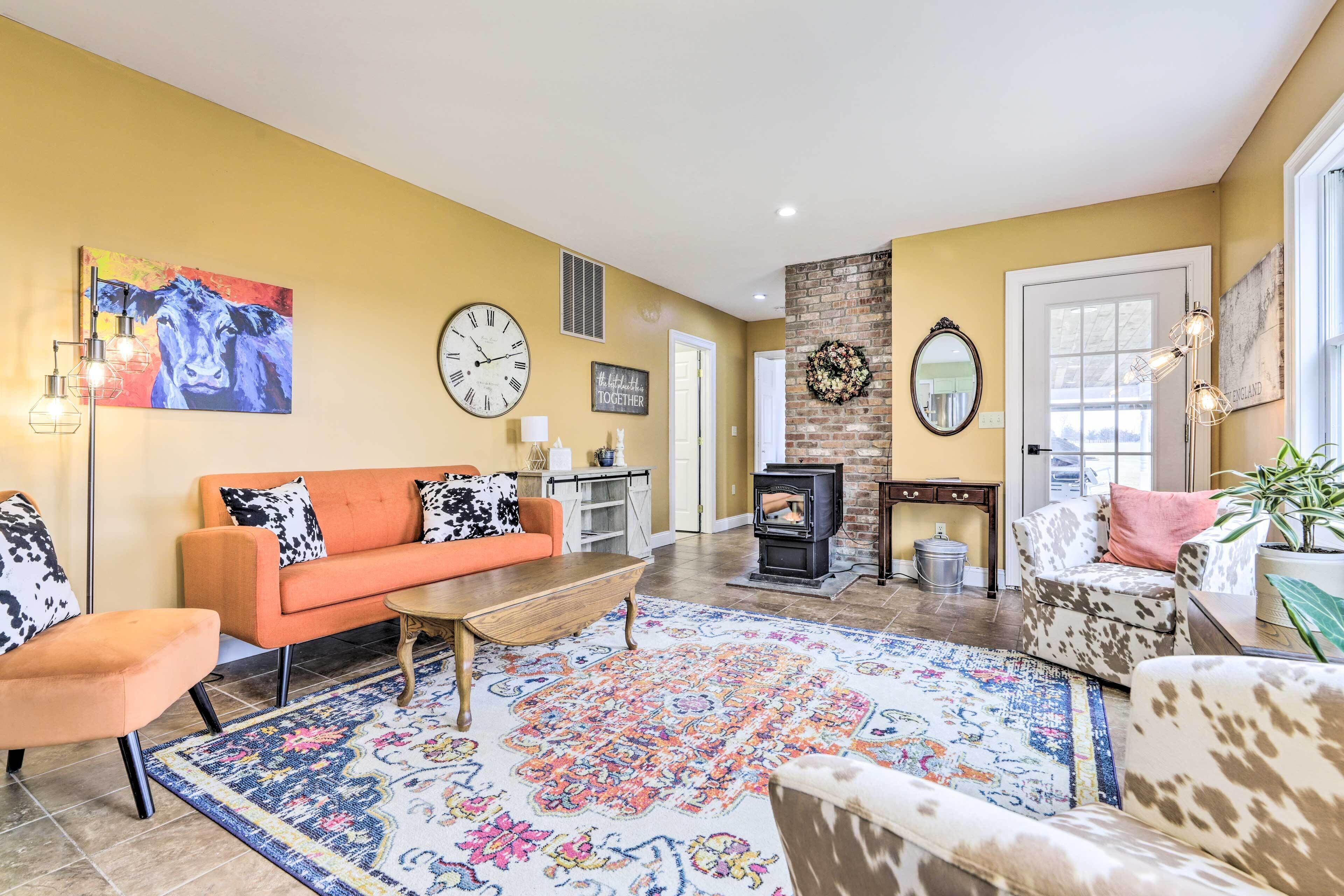 Lebanon Farmhouse: 29 Mi to Ocean Beach Park!