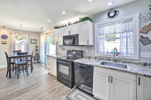 Fort Wayne Getaway - Family + Pet Friendly!