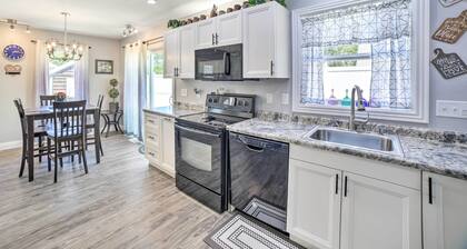 Fort Wayne Getaway - Family + Pet Friendly!