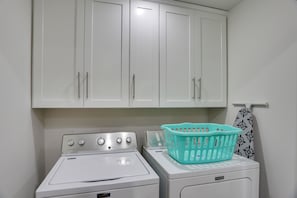 Rumah (4 Bedrooms) | Interior