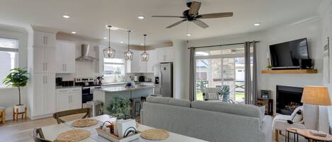 House (4 Bedrooms) | Front of property