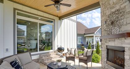 Modern Luxury Retreat: Walk to Tims Ford Lake!