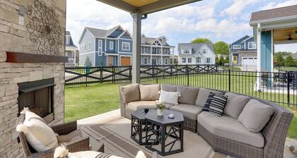 Modern Luxury Retreat: Walk to Tims Ford Lake!