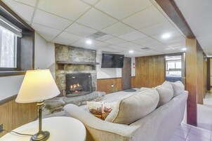 House (5 Bedrooms) | Interior