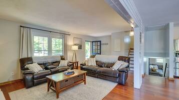 House (4 Bedrooms) | Interior